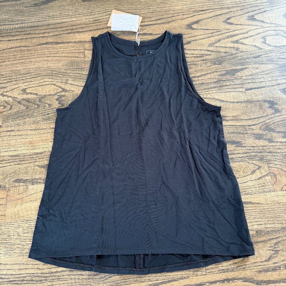 ON RUNNING Active Tank Black Size Medium NWT $60